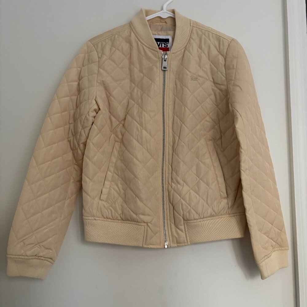 Levi's Women's Quilted Bomber Jacker in Cream (Small)
